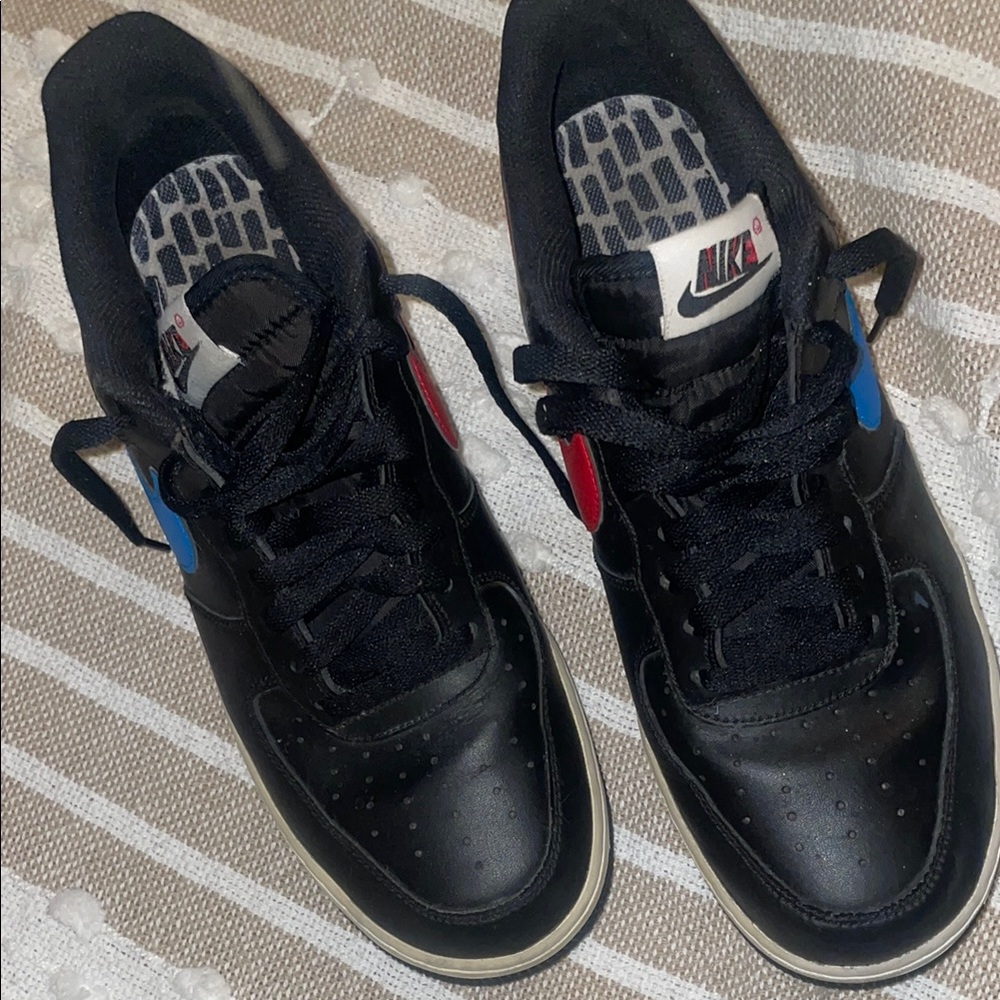 Nike Air Force 1 ‘07’Mismatch swooshes
